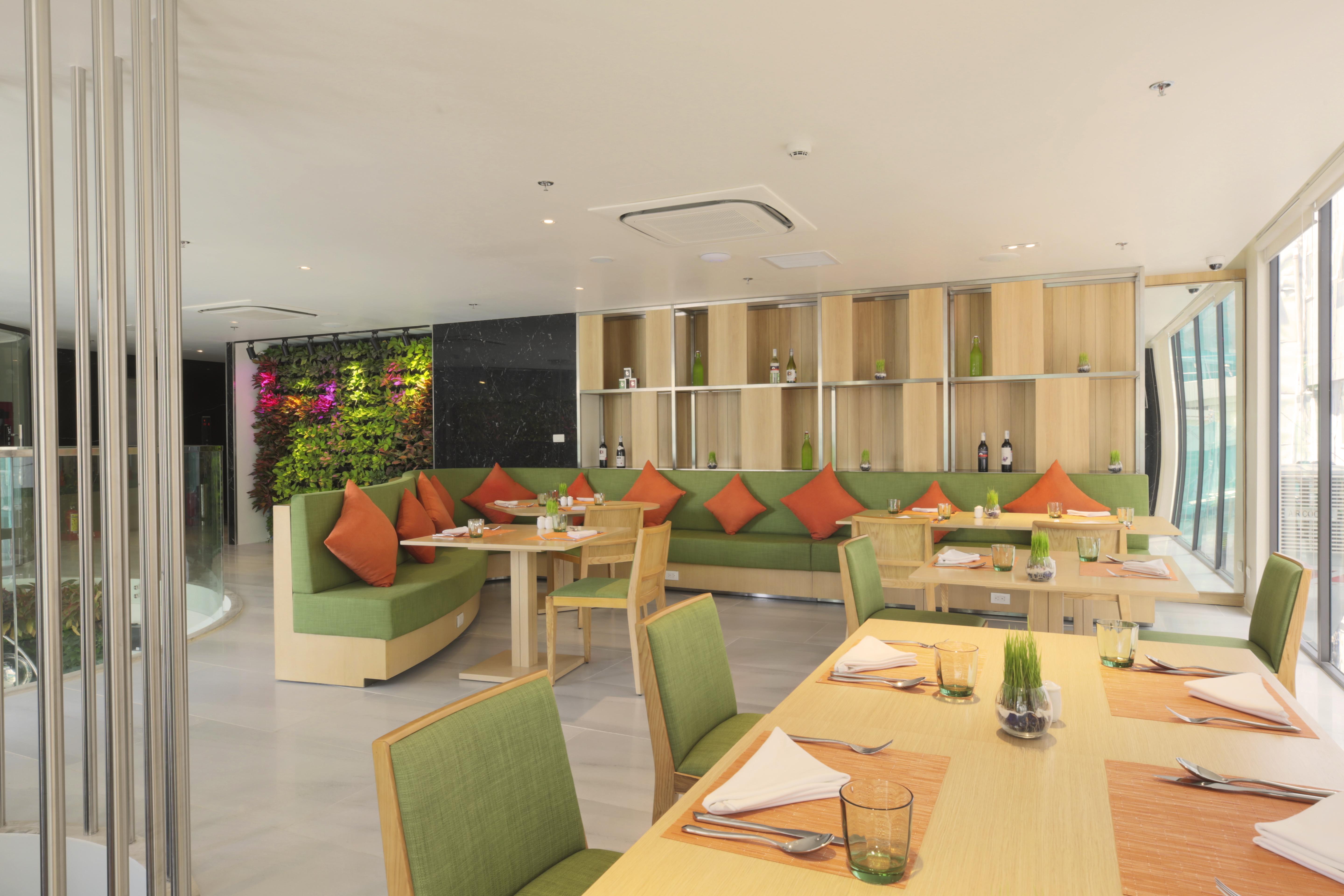 Zazz Urban Ho Chi Minh Hotel Exterior foto